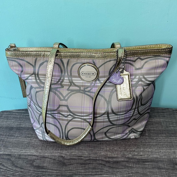 Coach Handbags - 🩶 COACH Signature Tartan Plaid Shoulder Bag